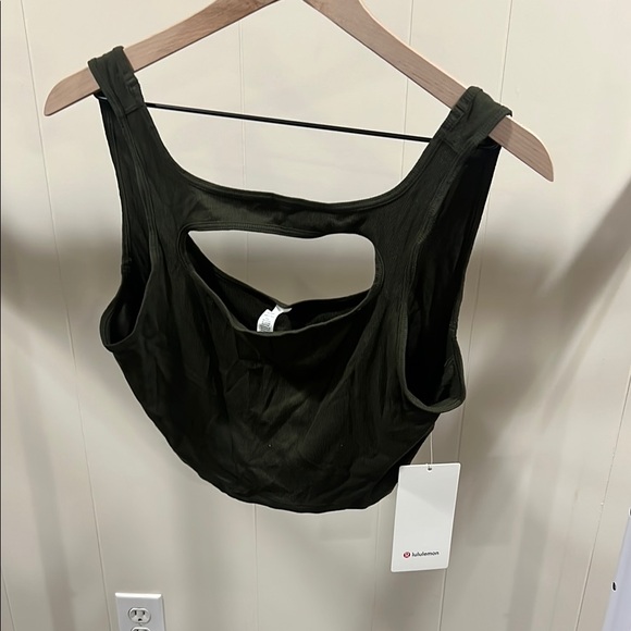 Lululemon Athletica LA Front Cutout Crop Tank - Picture 1 of 3